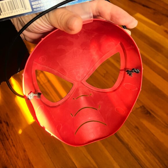NWT Hasbro Marvel Basic Mask - Spiderman kid size - Picture 3 of 4